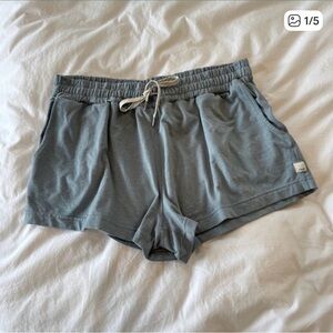 Vuori Women’s Halo Performance Short Iron Heather Blue Size L